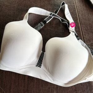 NWOT. Maidenform Womens Sports Convertible Wirefree Bra. Size 36C